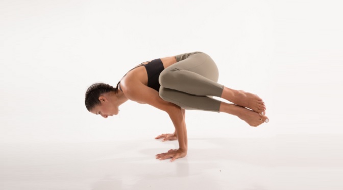 5 Yoga Poses To Improve Core Strength | Green Apple - Green Apple Active
